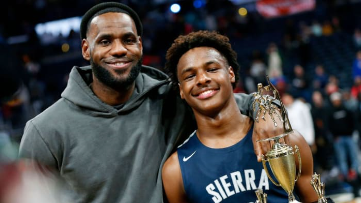 LeBron James presta homenagem a Bronny por sua última conquista