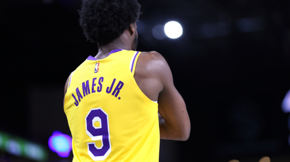 Caramba, qualquer um já teria sido cortado agora. Ex-jogador do Lakers fala sobre Bronny