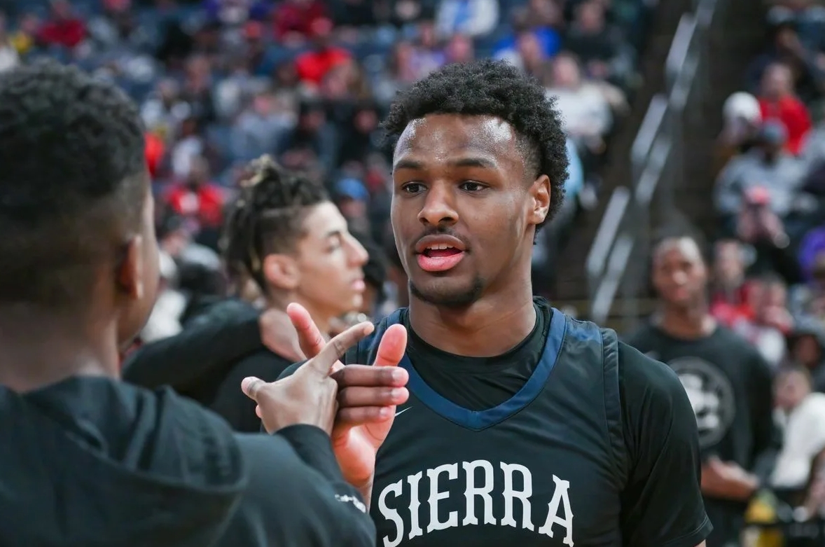 Bronny com Jared McCain, outro jovem talento que está rapidamente