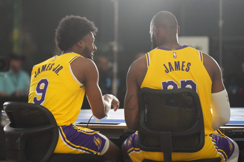 Anthony Davis sugere que Bronny abra espaço para LeBron James