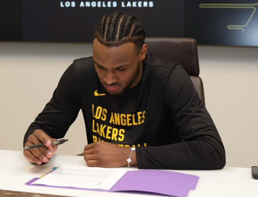 Bronny James sobre jogar na G League Está indo bem. Estou tentando aprender tudo que posso