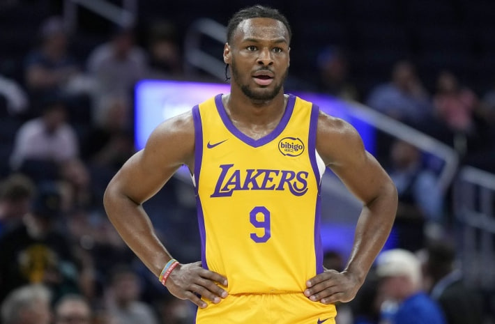 Lakers triunfam sobre Knicks, encerrando sequência de cinco vitórias consecutivas