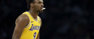 Por Que Bronny James Não Jogou pelos Lakers Contra os Hornets Apesar de Estar Totalmente Saudável: Decisão de Rotação de JJ Redick Explicada